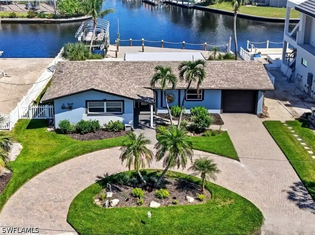 Photo 1 of Single family home for sale at 35 Fairview Blvd, Fort Myers Beach, FL 33931 | MLS# 226033617 | Listing updated on 2026-10-08