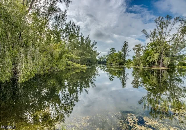 Photo 4 of Townhouse for sale at 3130 Shorewood Ln #1, Fort Myers, FL 33907 | MLS# 2026039903 | Listing updated on 2026-09-24