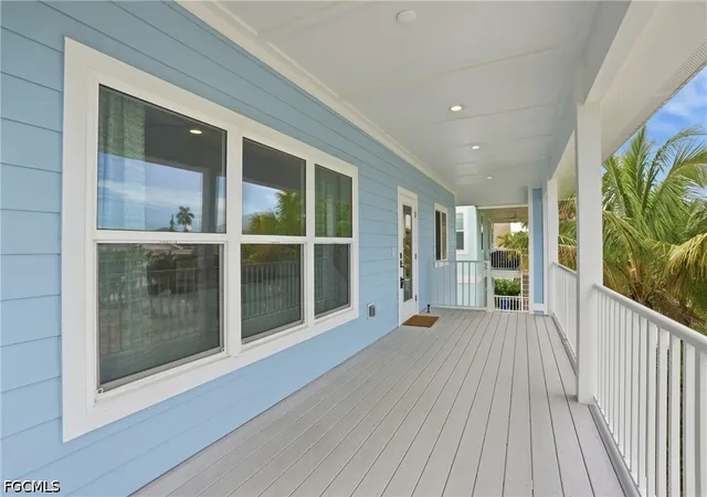 Photo 4 of Single family home for sale at 250 Pearl St, Fort Myers Beach, FL 33931 | MLS# 2026039914 | Listing updated on 2026-09-27