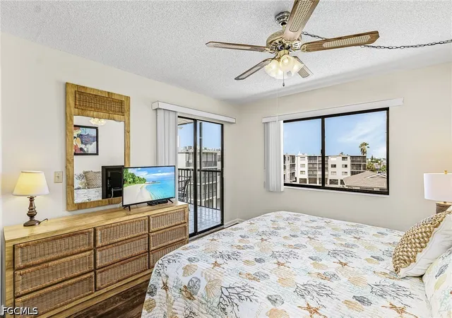 Listing Photo 4 - Condo for sale in building located at 6665 Estero Blvd, Fort Myers Beach, FL 33931 - Unit #325