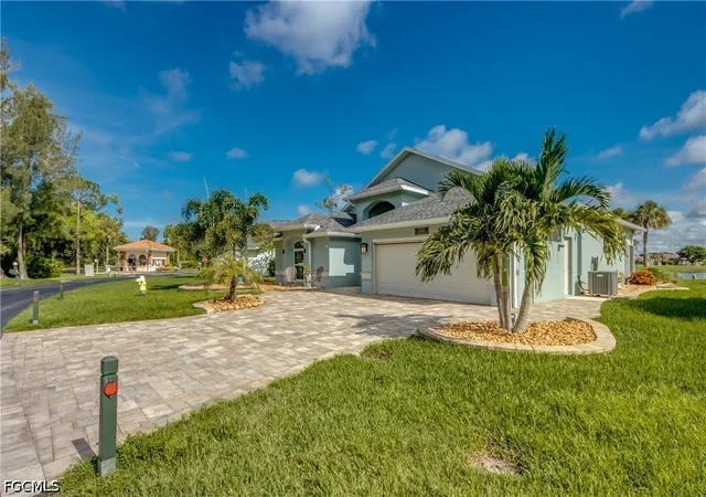 Photo 3 of Single family home for sale at 3259 Sabal Springs Blvd, North Fort Myers, FL 33917 | MLS# 2026039970 | Listing updated on 2026-10-08