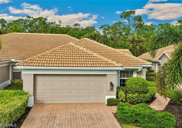 Photo 1 of Townhouse for sale at 9996 Horse Crk Rd, Fort Myers, FL 33913 | MLS# 2026039997 | Listing updated on 2026-09-24