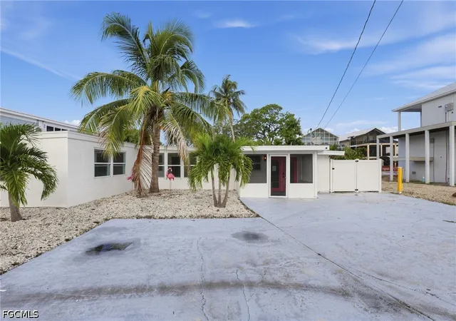 Photo 4 of Single family home for sale at 24519 Dolphin St, Bonita Springs, FL 34134 | MLS# 2026040025 | Listing updated on 2026-09-24