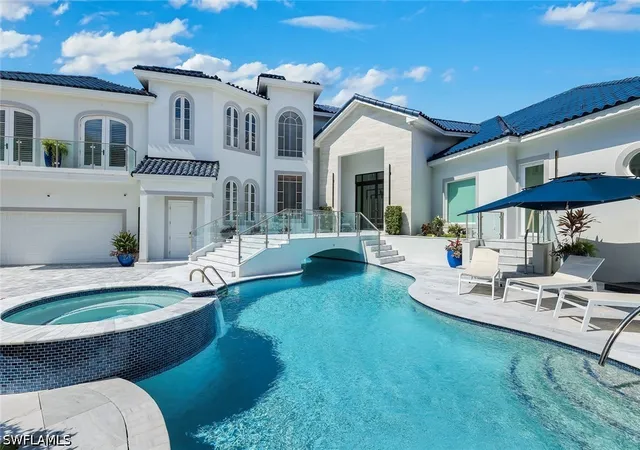 Photo 4 of Single family home for sale at 4900 Gulf Shore Blvd N, Naples, FL 34103 | MLS# 226028339 | Listing updated on 2026-09-29