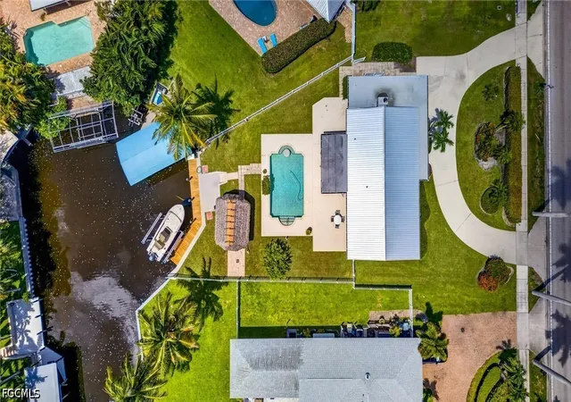 Photo 1 of Single family home for sale at 11030 Mcgregor Blvd, Fort Myers, FL 33919 | MLS# 2026040063 | Listing updated on 2026-09-23