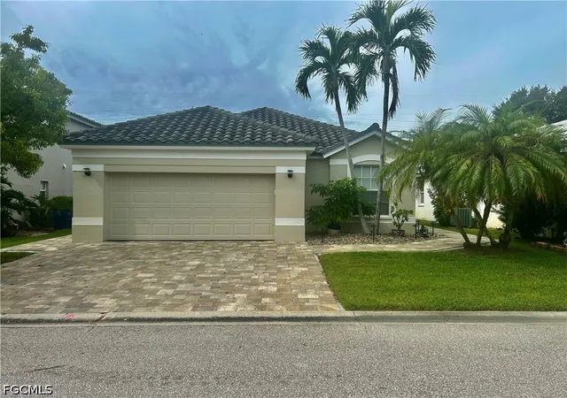 Photo 1 of Sale Pending at 11228 Lakeland Cir, Fort Myers, FL 33913 | MLS# 2026040064 | Listing updated on 2026-10-05