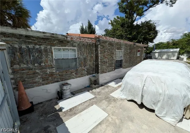 Photo 2 of Single family home for sale at 2343 Canal St, Fort Myers, FL 33901 | MLS# 2026040106 | Listing updated on 2026-09-23