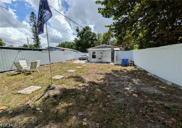 Photo 3 of Single family home for sale at 2343 Canal St, Fort Myers, FL 33901 | MLS# 2026040106 | Listing updated on 2026-09-23