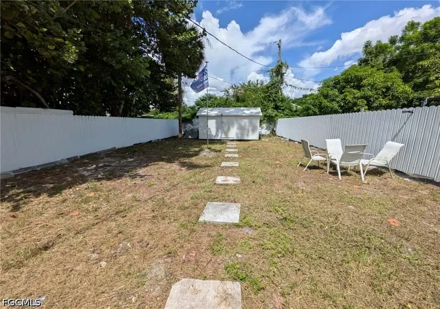 Photo 4 of Single family home for sale at 2343 Canal St, Fort Myers, FL 33901 | MLS# 2026040106 | Listing updated on 2026-09-23