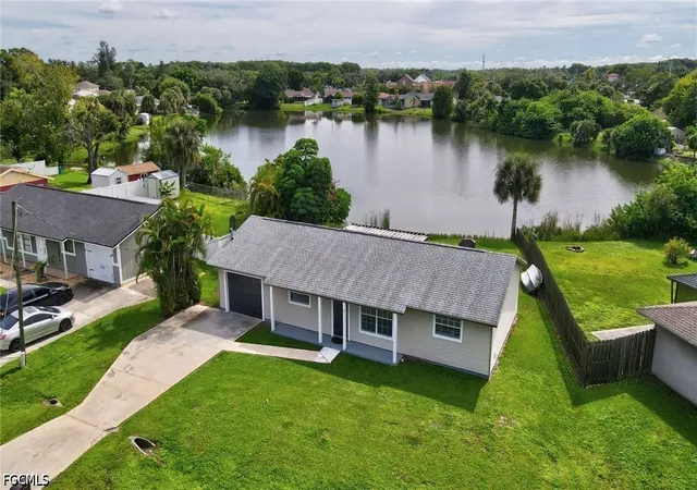 Photo 2 of Single family home for sale at 2620 Cartegena Ave, Fort Myers, FL 33905 | MLS# 2026040112 | Listing updated on 2026-10-01