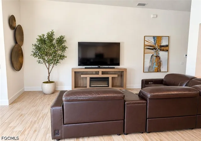 Photo 4 of Sale Pending at 316 SE 30th Street, Cape Coral, FL 33904 | MLS# 2026040119 | Listing updated on 2026-09-27