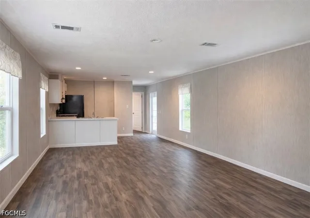 Photo 2 of Manufactured home for sale at 566 Avenida Del Sur Ave, Clewiston, FL 33440 | MLS# 2026040145 | Listing updated on 2026-10-01