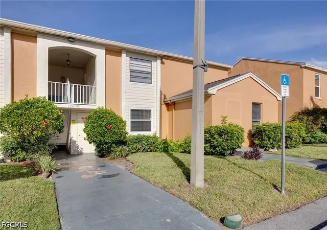 Condo for sale at 12630 Kenwood Ln #B, Fort Myers, FL 33907 | MLS# 2026040179
