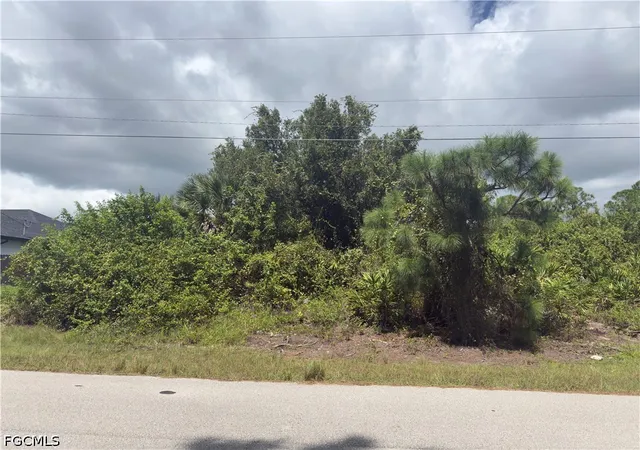 Photo 2 of Land for sale at 1027 Gladys St, Lehigh Acres, FL 33974 | MLS# 2026040190 | Listing updated on 2026-10-29