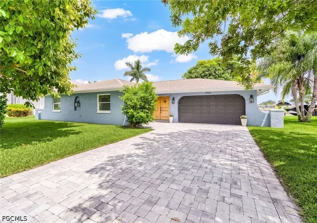 Photo 3 of Single family home for sale at 3725 Se 1st Avenue, Cape Coral, FL 33904 | MLS# 2026040196 | Listing updated on 2026-10-01