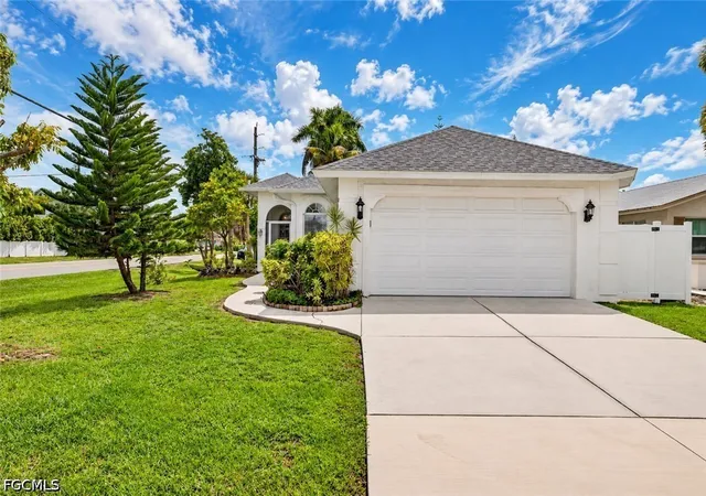 Photo 2 of Single family home for sale at 798 105th Avenue N, Naples, FL 34108 | MLS# 2026040214 | Listing updated on 2026-09-25