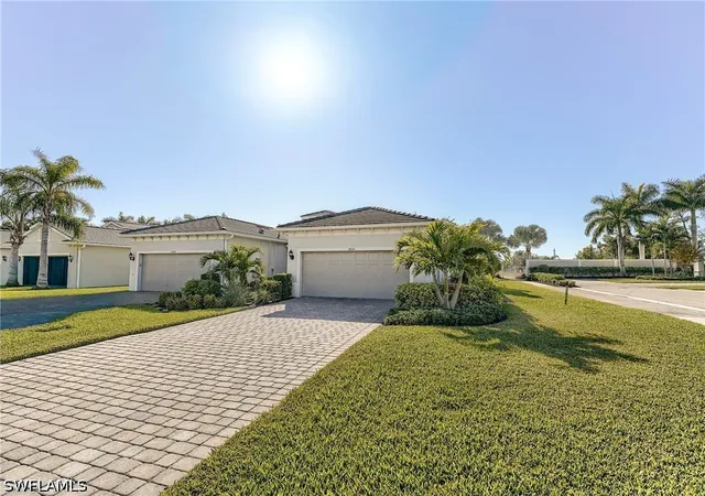 Photo 2 of Townhouse for sale at 10641 Jackson Sq Dr, Estero, FL 33928 | MLS# 226033707 | Listing updated on 2026-10-02