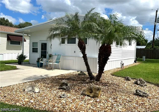 Photo 3 of Manufactured home for sale at 20081 Cumberland Ct, Estero, FL 33928 | MLS# 226034422 | Listing updated on 2026-10-09