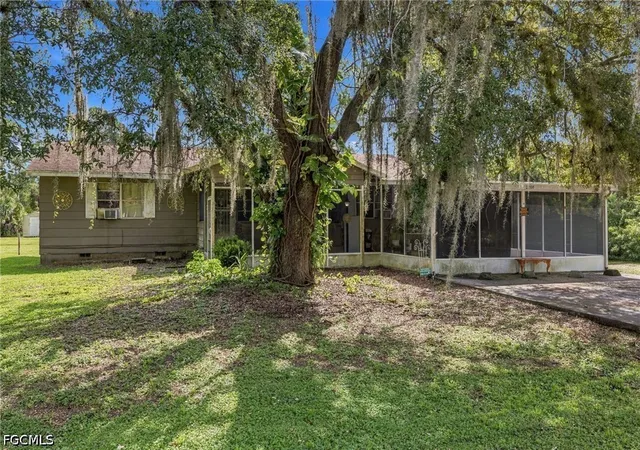 Photo 1 of Single family home for sale at 2008 Canton Ave, Alva, FL 33920 | MLS# 2026040313 | Listing updated on 2026-10-08