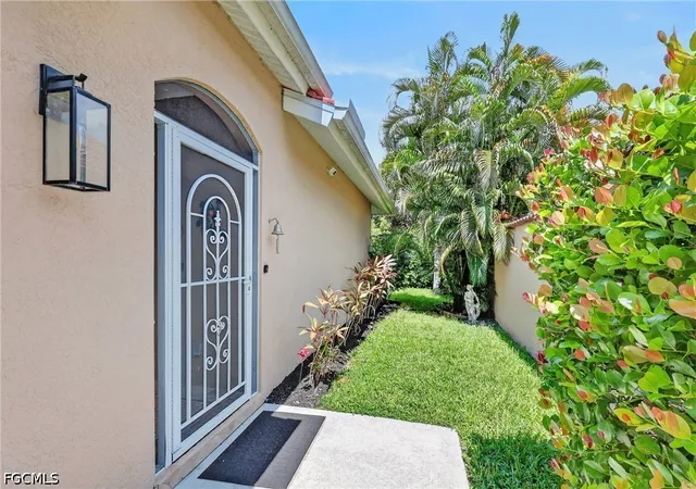 Listing Photo 4 - Condo for sale in building located at 11180 La Coruna Ln, Bonita Springs, FL 34135