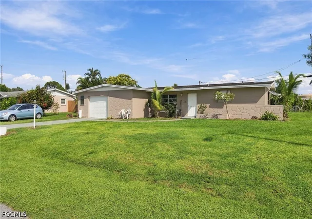 Photo 1 of Sale Pending at 401 Penn Rd W, Lehigh Acres, FL 33936 | MLS# 2026040411 | Listing updated on 2026-09-29