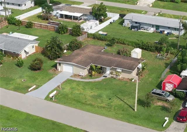 Photo 4 of Sale Pending at 401 Penn Rd W, Lehigh Acres, FL 33936 | MLS# 2026040411 | Listing updated on 2026-09-29