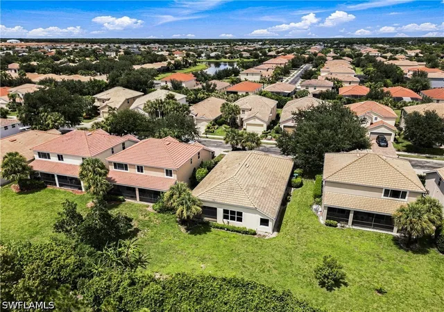 Photo 4 of Single family home for sale at 2022 Fairmont Ln, Naples, FL 34120 | MLS# 226031420 | Listing updated on 2026-09-25