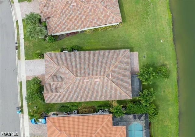 Photo 4 of Single family home for sale at 3588 Dandolo Cir, Cape Coral, FL 33909 | MLS# 2026040453 | Listing updated on 2026-10-04