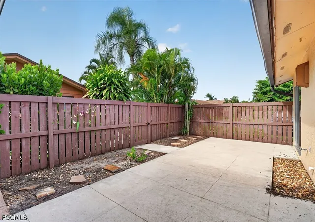 Photo 1 of Townhouse for sale at 6305 Royal Woods Dr, Fort Myers, FL 33908 | MLS# 2026040525 | Listing updated on 2026-10-08