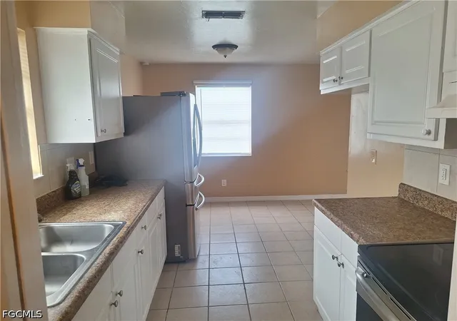 Listing Photo 4 - Condo for sale in building located at 5507/5509 6th Ave, Fort Myers, FL 33907