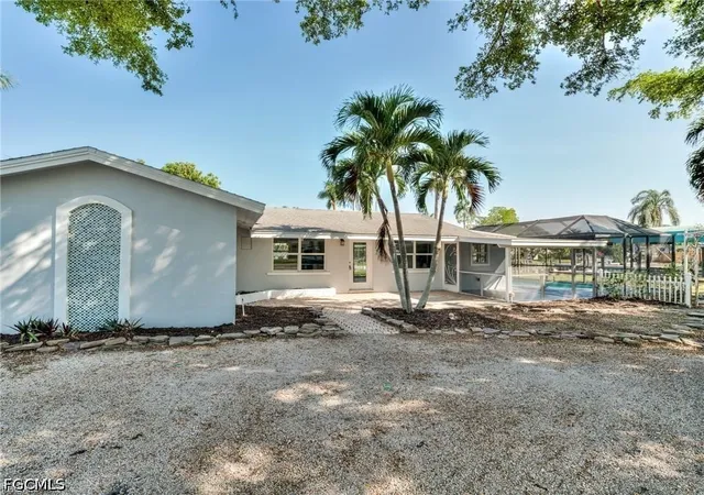 Photo 1 of Single family home for sale at 16 Estate Dr, North Fort Myers, FL 33917 | MLS# 2026040559 | Listing updated on 2026-10-01