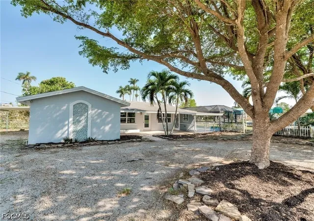 Photo 2 of Single family home for sale at 16 Estate Dr, North Fort Myers, FL 33917 | MLS# 2026040559 | Listing updated on 2026-10-01