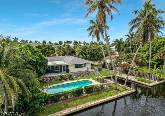 Photo 3 of Sale Pending at 499 16th Avenue S, Naples, FL 34102 | MLS# 226034587 | Listing updated on 2026-10-08