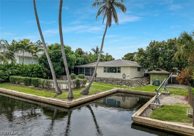 Photo 4 of Sale Pending at 499 16th Avenue S, Naples, FL 34102 | MLS# 226034587 | Listing updated on 2026-10-08