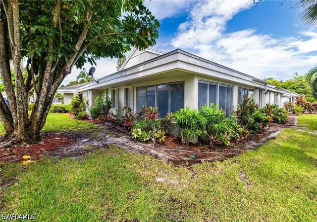 Photo 3 of Single family home for sale at 21695 Sungate Ct, Estero, FL 33928 | MLS# 226034527 | Listing updated on 2026-09-27