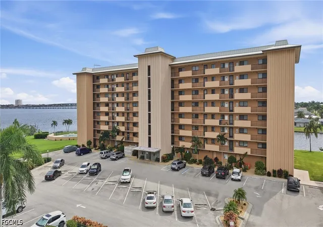Listing Photo 1 - Condo for sale in River Towers 2 located at 4280 Se 20Th Pl, Cape Coral, FL 33904 - Unit #808