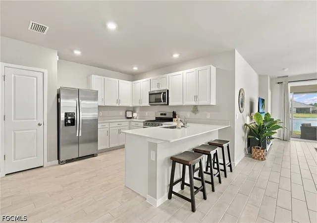 Photo 4 of Sale Pending at 17622 Wild Iris Ln, Punta Gorda, FL 33982 | MLS# 2026040640 | Listing updated on 2026-10-01