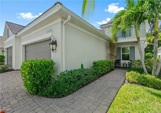 Photo 4 of Sale Pending at 11671 Solano Dr, Fort Myers, FL 33966 | MLS# 2026040661 | Listing updated on 2026-10-07