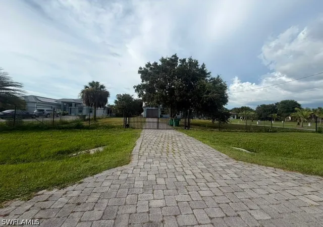 Photo 3 of Single family home for sale at 2783 2nd Avenue Se, Naples, FL 34117 | MLS# 226034705 | Listing updated on 2026-09-27