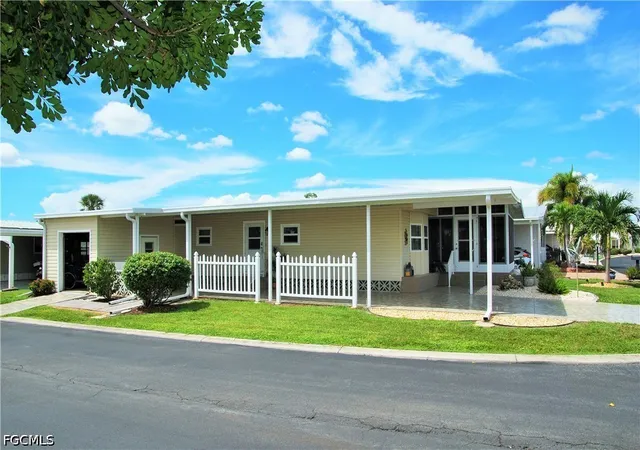 Photo 4 of Manufactured home for sale at 298 Boros Dr, North Fort Myers, FL 33903 | MLS# 2026040679 | Listing updated on 2026-10-01