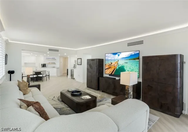 Listing Photo 4 - Condo for sale in building located at 6001 Pelican Bay Blvd, Naples, FL 34108 - Unit #1606