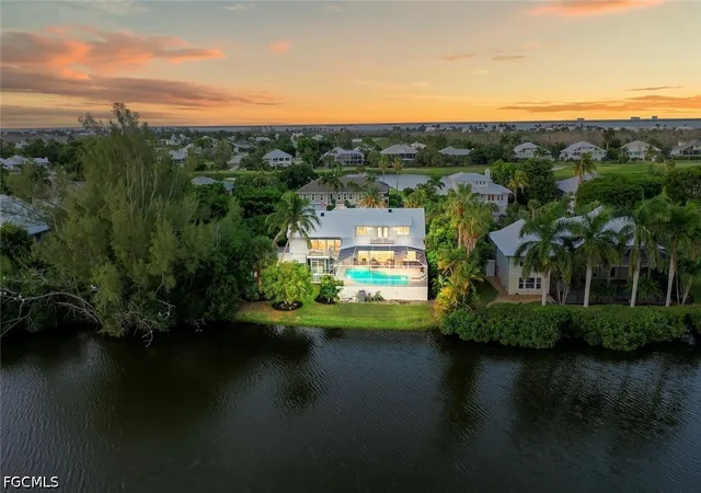 Photo 3 of Single family home for sale at 9015 Mockingbird Dr, Sanibel, FL 33957 | MLS# 2026040760 | Listing updated on 2026-10-08
