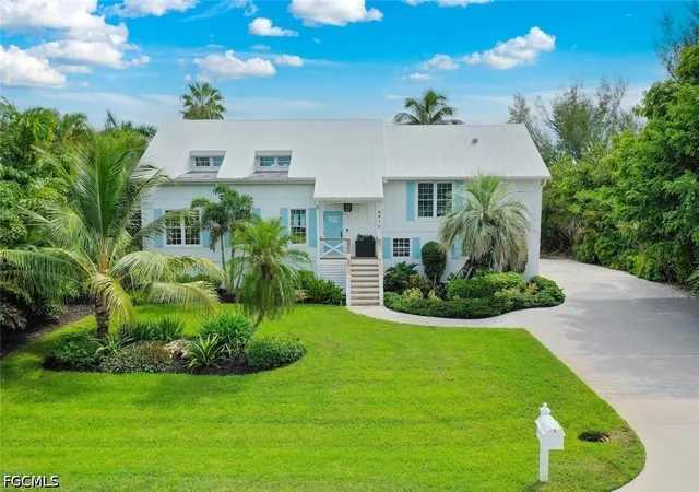 Photo 4 of Single family home for sale at 9015 Mockingbird Dr, Sanibel, FL 33957 | MLS# 2026040760 | Listing updated on 2026-10-08