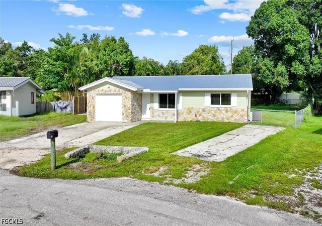Photo 1 of Single family home for sale at 1274 Pondella Cir, North Fort Myers, FL 33903 | MLS# 2026040824 | Listing updated on 2026-10-28