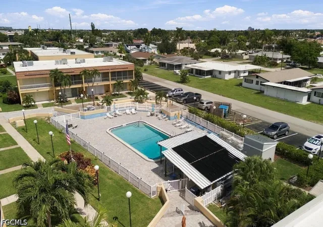 Photo 3 of Townhouse for sale at 1604 Se 28th Terrace #24, Cape Coral, FL 33904 | MLS# 2026040829 | Listing updated on 2026-10-07