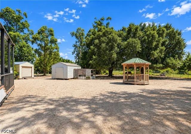 Photo 33 of Manufactured home for sale at 423 N Estribo St, Clewiston, FL 33440 | MLS# 2026040840 | Listing updated on 2026-10-02