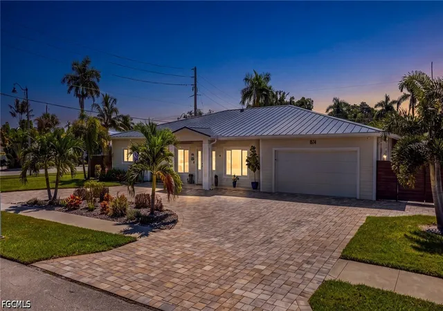 Photo 1 of Sale Pending at 1574 Ricardo Ave, Fort Myers, FL 33901 | MLS# 2026040869 | Listing updated on 2026-10-08