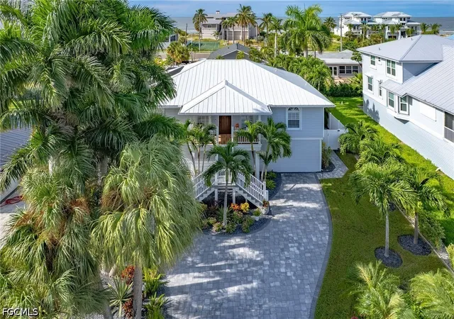 Photo 2 of Single family home for sale at 7842 Buccaneer Dr, Fort Myers Beach, FL 33931 | MLS# 2026040885 | Listing updated on 2026-10-02