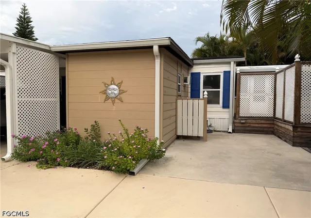 Photo 2 of Manufactured home for sale at 5029 Gulfgate Ln, Saint James City, FL 33956 | MLS# 2026040907 | Listing updated on 2026-10-02
