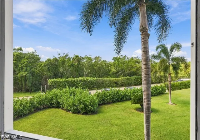 Listing Photo 4 - Condo for sale in building located at 3 Bluebill Ave, Naples, FL 34108 - Unit #205